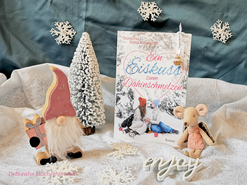 "Ein Eiskuss zum Verlieben" von Sylvia Filz und Sigrid Konopatzki mit weihnachtlicher Deko und Blogmaus.