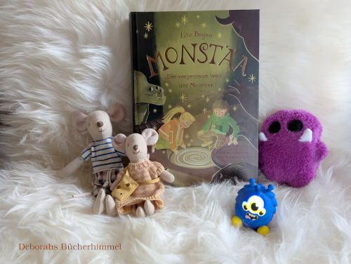 Das Buch von Lisa Bogen mit Monstern und Blogmäusen.