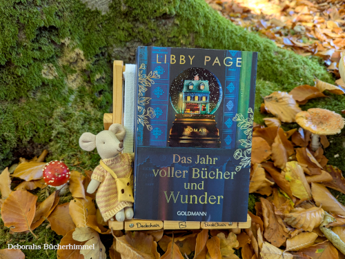 "Das Jahr voller Bücher und Wunder" von Libby Page mit Blogmaus und Fliegenpilzen.