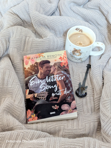 Coffee Time mit dem neuen Buch von Patricia Renoth.