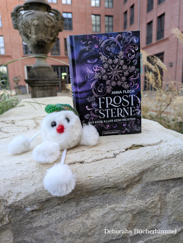 "Froststerne 3 - Das Ende aller Geschichten" von Anna Fleck vor dem Coppenrath Verlag in Münster.
