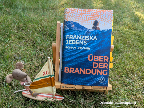 Es kommt zwar keine Surferin darin vor, die Surf-Maus passt aber auch irgendwie zum Buch.