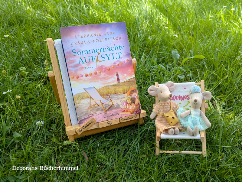 Die Blogmäuse mit dem Buch "Sommernächte auf Sylt" von Stephanie Jana und Ursula Kollritsch.