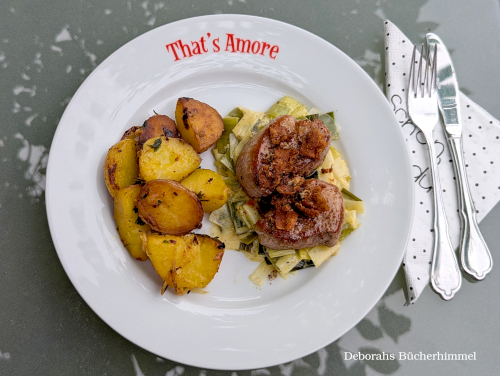 Schweinefiltet / Lauch / Speckbrösel mit Kartoffelgröstl nach Rezept aus "Ich lieb's" von Alexander Herrmann.