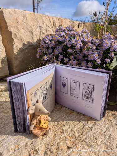 Das Innenleben von "Unviversity of the Enchanted" von Lea Kaib.